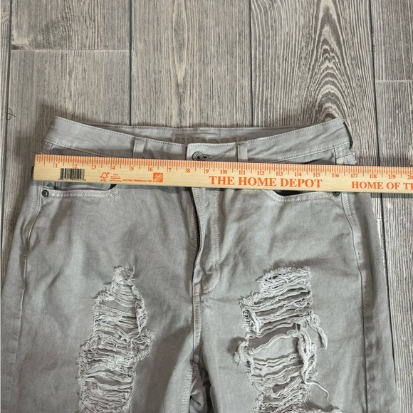 America Eagle Distressed Mom Jean Size 14 Gray Color Gently Used Condition - Picture 5 of 9